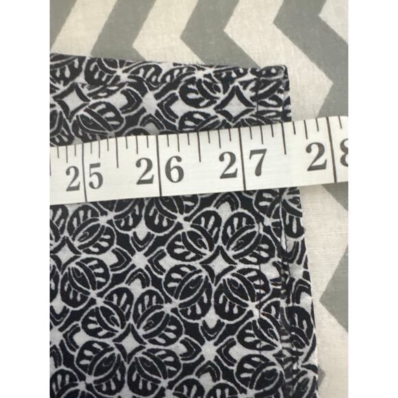 Ann Taylor XL Black White Patterned Blouse – Women’s Workwear Top - Picture 4 of 7
